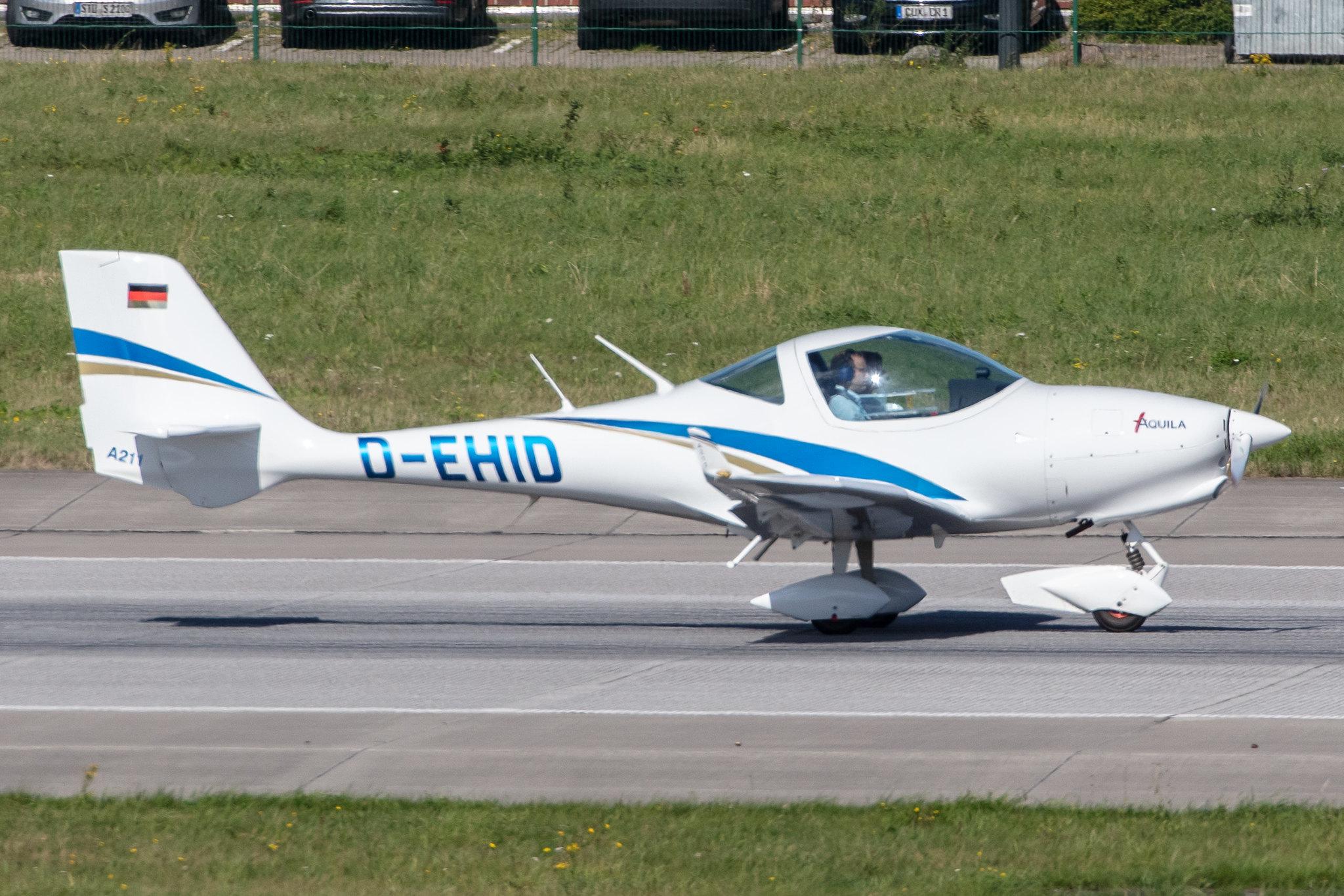 Hamburg Finkenwerder: Private owner |  Aquila A211 A210 | D-EHID | MSN AT01-100A-344