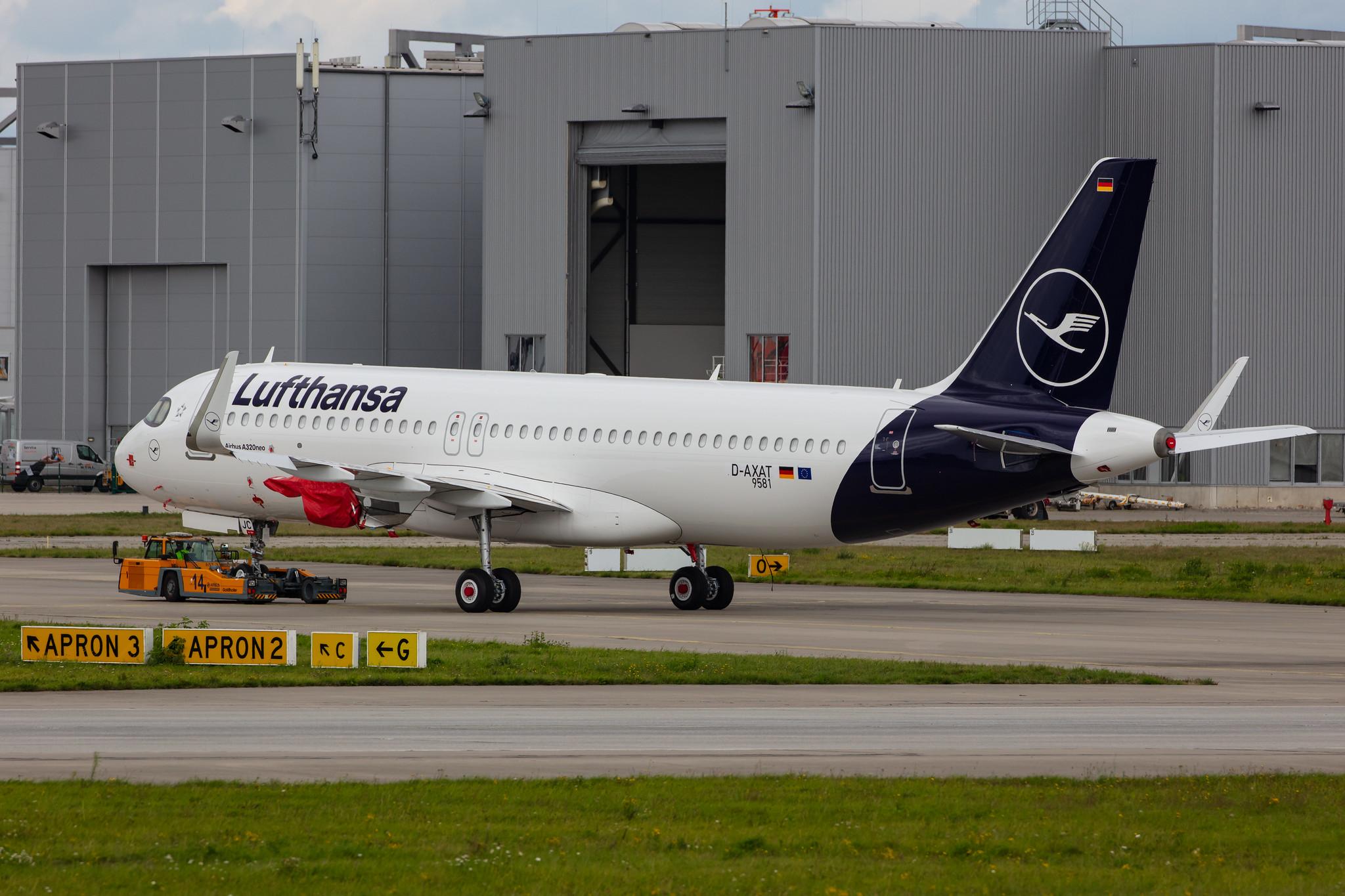 Hamburg Finkenwerder: Lufthansa (LH / DLH) |  Airbus A320-271N A20N | D-AXAT (D-AIJC) | MSN 9581