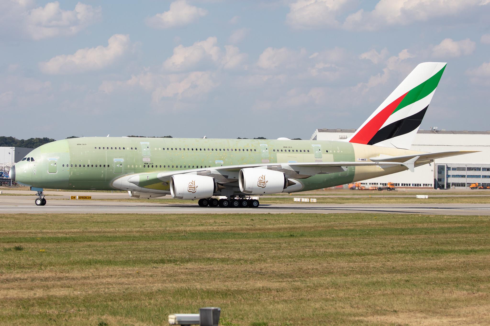 Hamburg Finkenwerder: Emirates (EK / UAE) |  Airbus A380-842 A388 | F-WWSS | MSN 269 (A6-EVP)