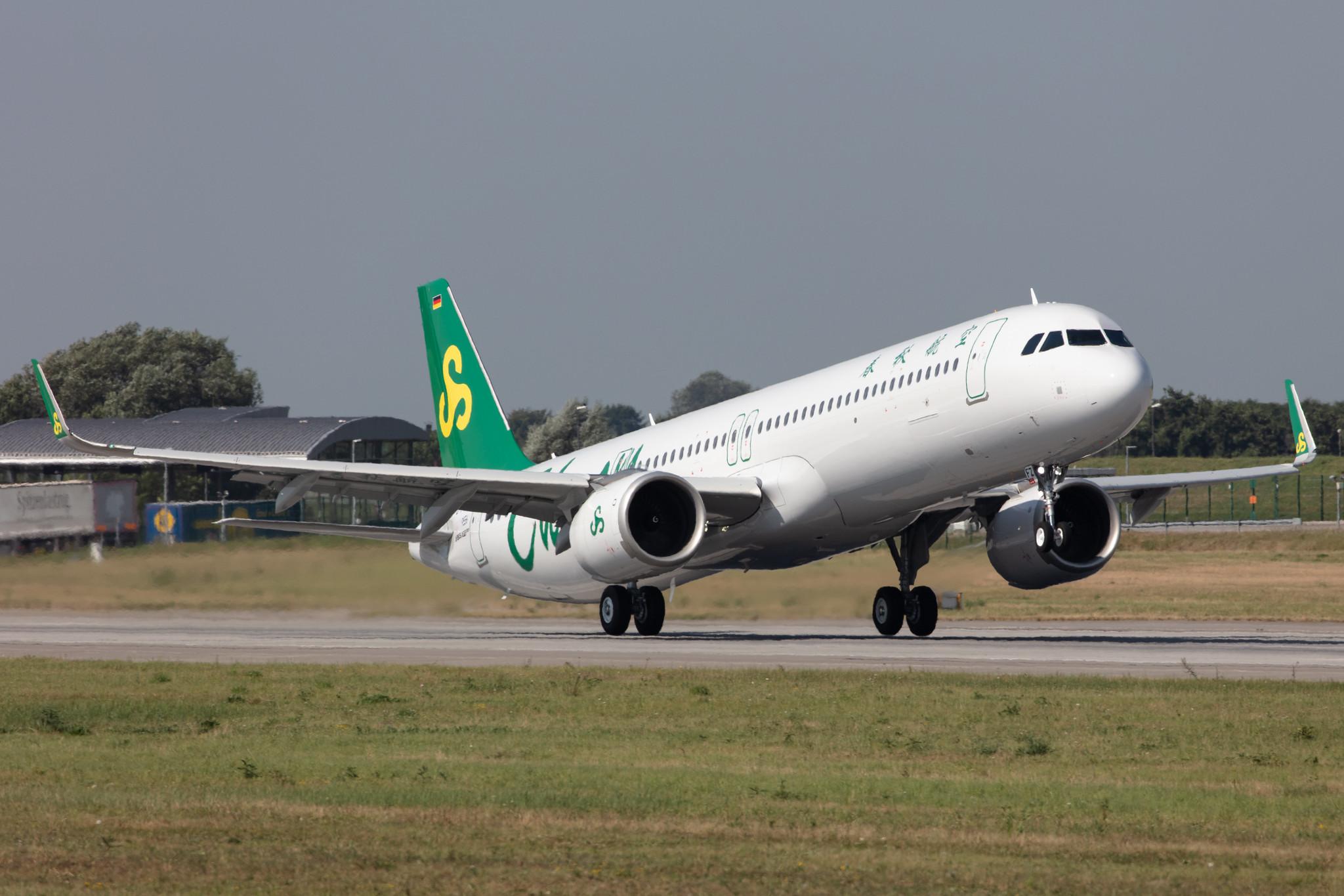 Hamburg Finkenwerder: Spring Airlines  (9C / CQH) |  Airbus A321-253NX A21N | D-AZAU (B-30FZ) | MSN 9556