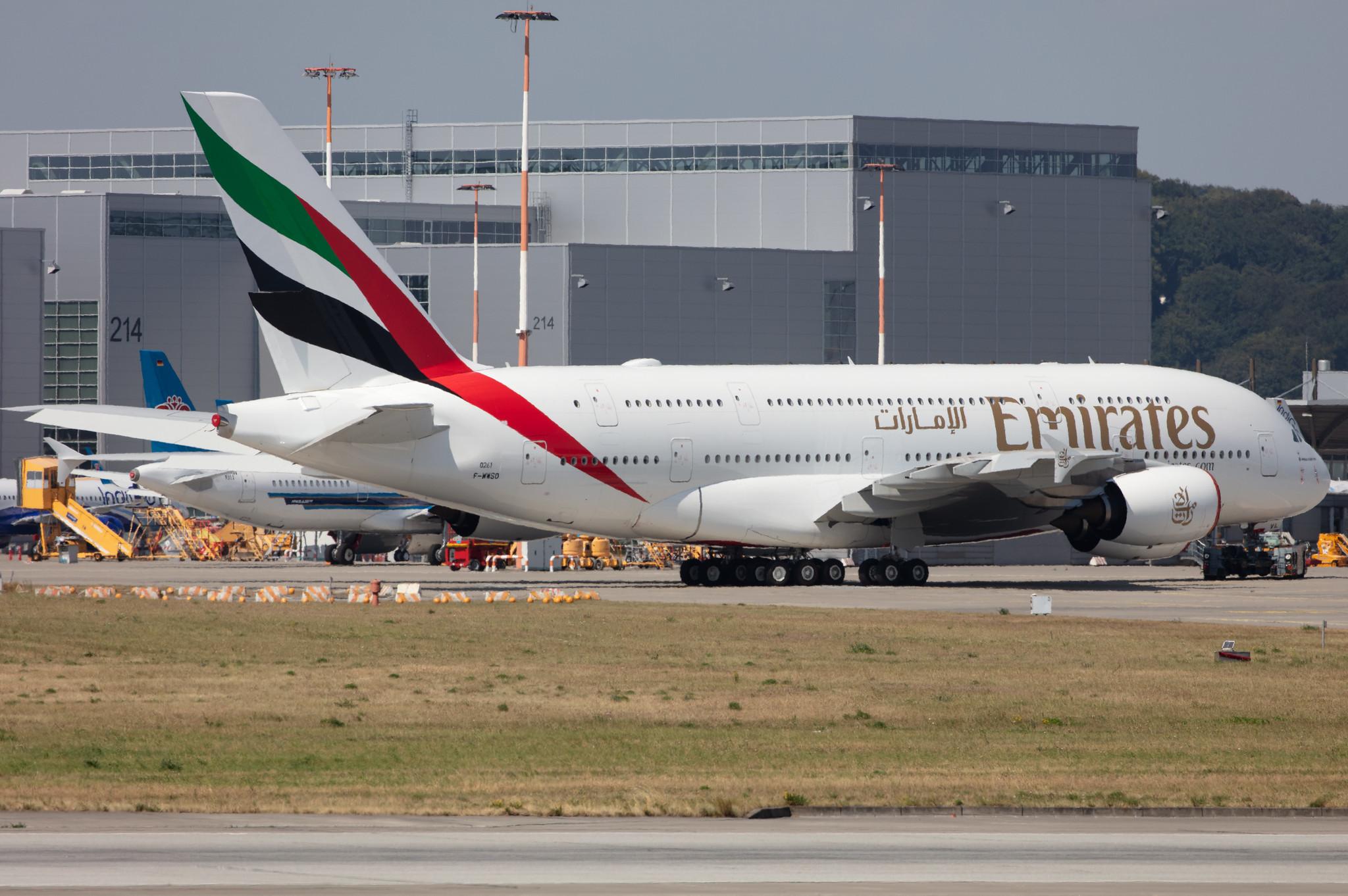 Hamburg Finkenwerder: Emirates (EK / UAE) |  Airbus A380-842 A388 | F-WWSO (A6-EVL) | MSN 261