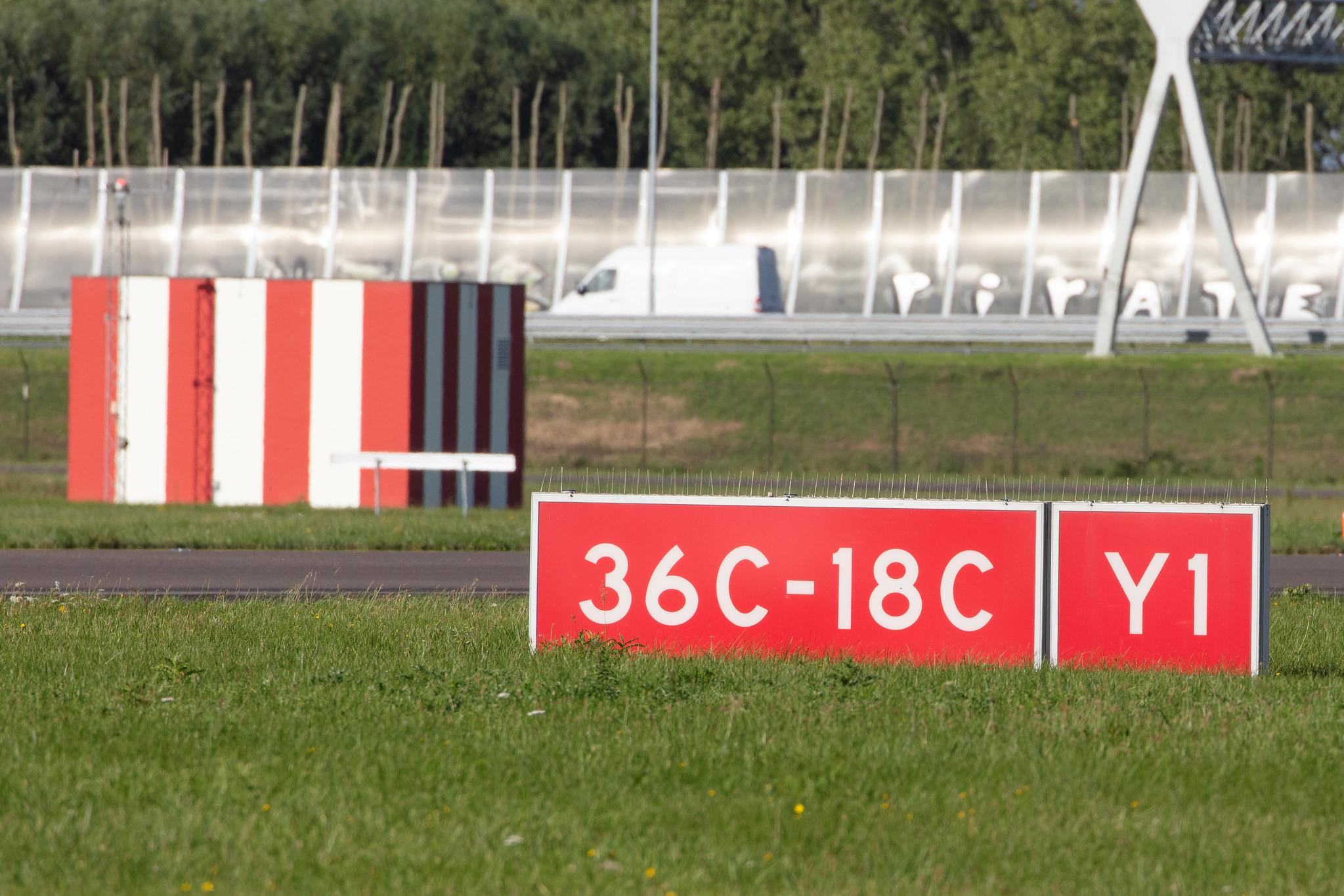 Amsterdam Airport Schiphol: Emirates SkyCargo (EK / UAE) | Operator: Emirates |  Boeing 777-F1H B77L | A6-EFH | MSN 35608