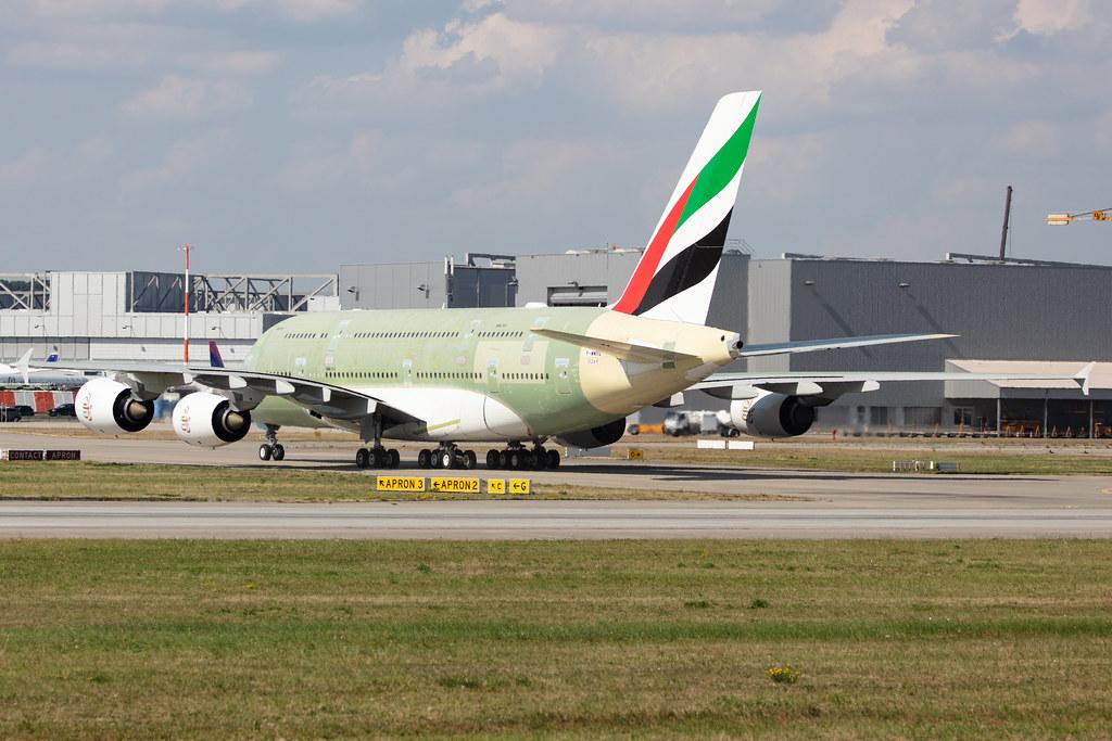 Hamburg Finkenwerder: Emirates (EK / UAE) |  Airbus A380-842 A388 | F-WWSS | MSN 269 (A6-EVP)