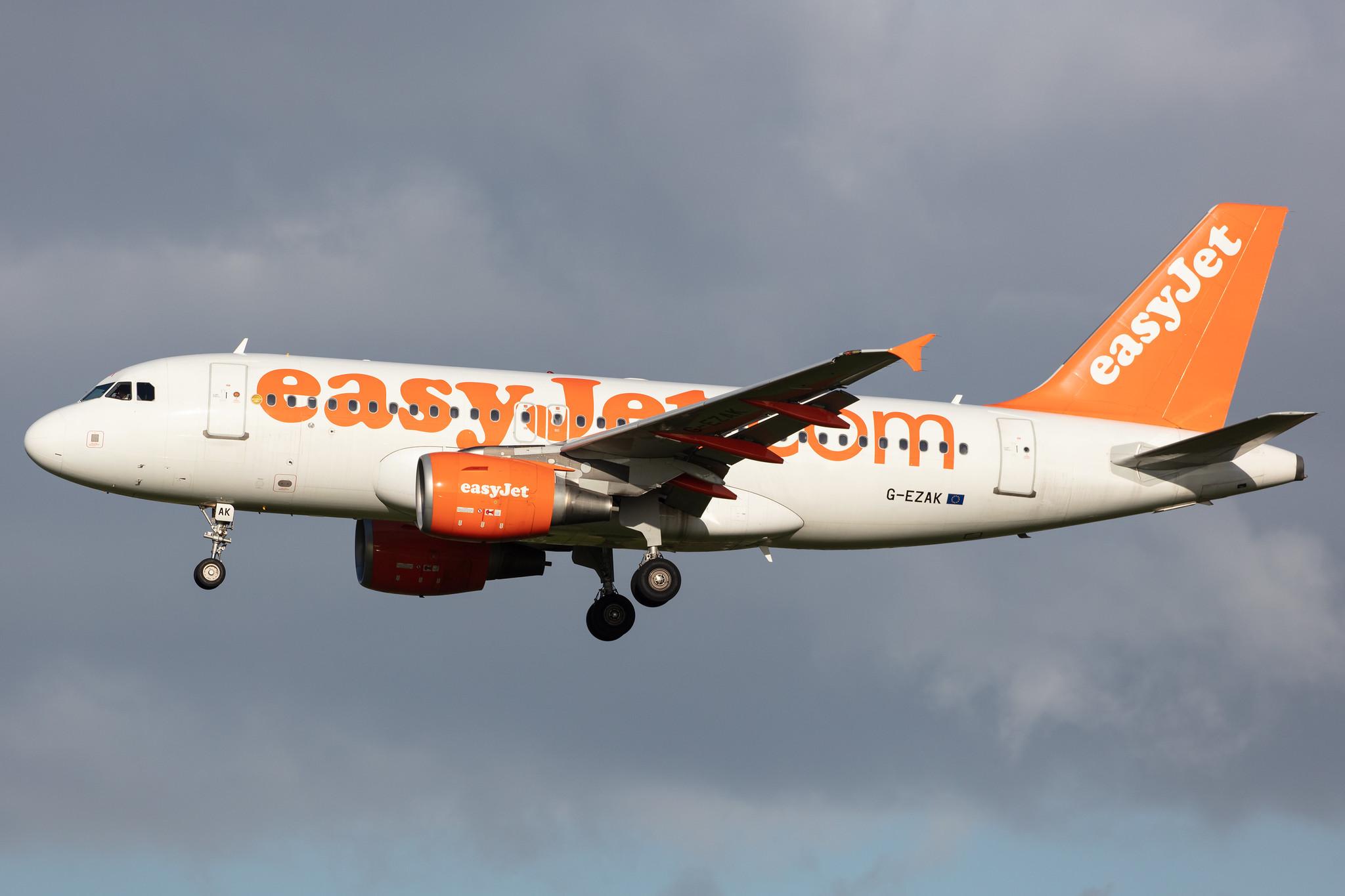 Amsterdam Airport Schiphol: easyJet (U2 / EZY) |  Airbus A319-111 A319 | G-EZAK | MSN 2744