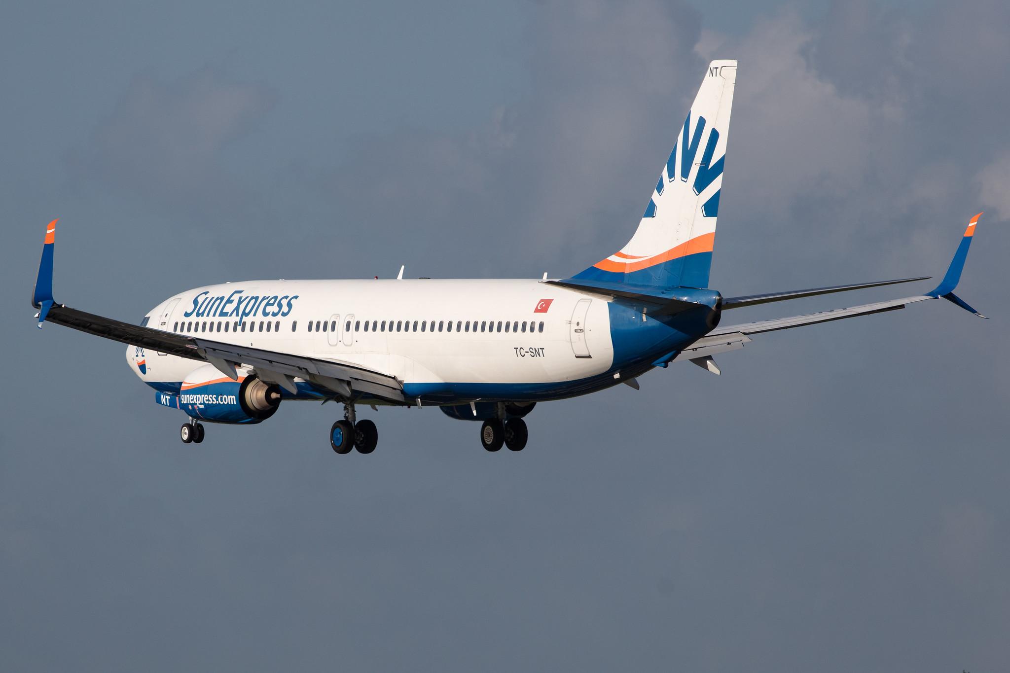Amsterdam Airport Schiphol: SunExpress (XQ / SXS) |  Boeing 737-8HC B738 | TC-SNT | MSN 40755