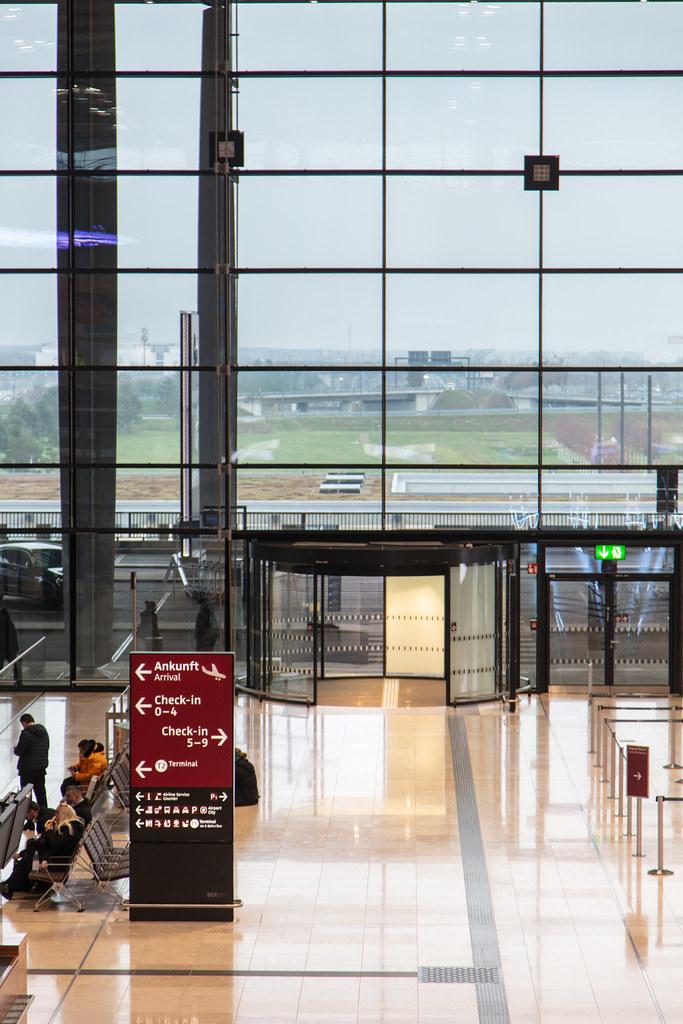 Flughafen Berlin Brandenburg: Terminalgebäude / Landside