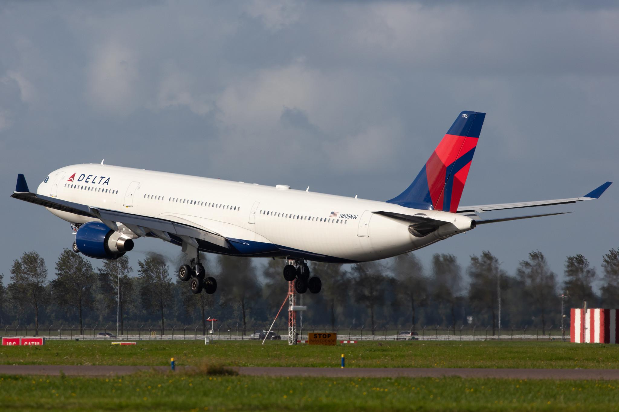 Amsterdam Airport Schiphol: Delta Air Lines (DL / DAL) |  Airbus A330-323 A333 | N805NW | MSN 0552