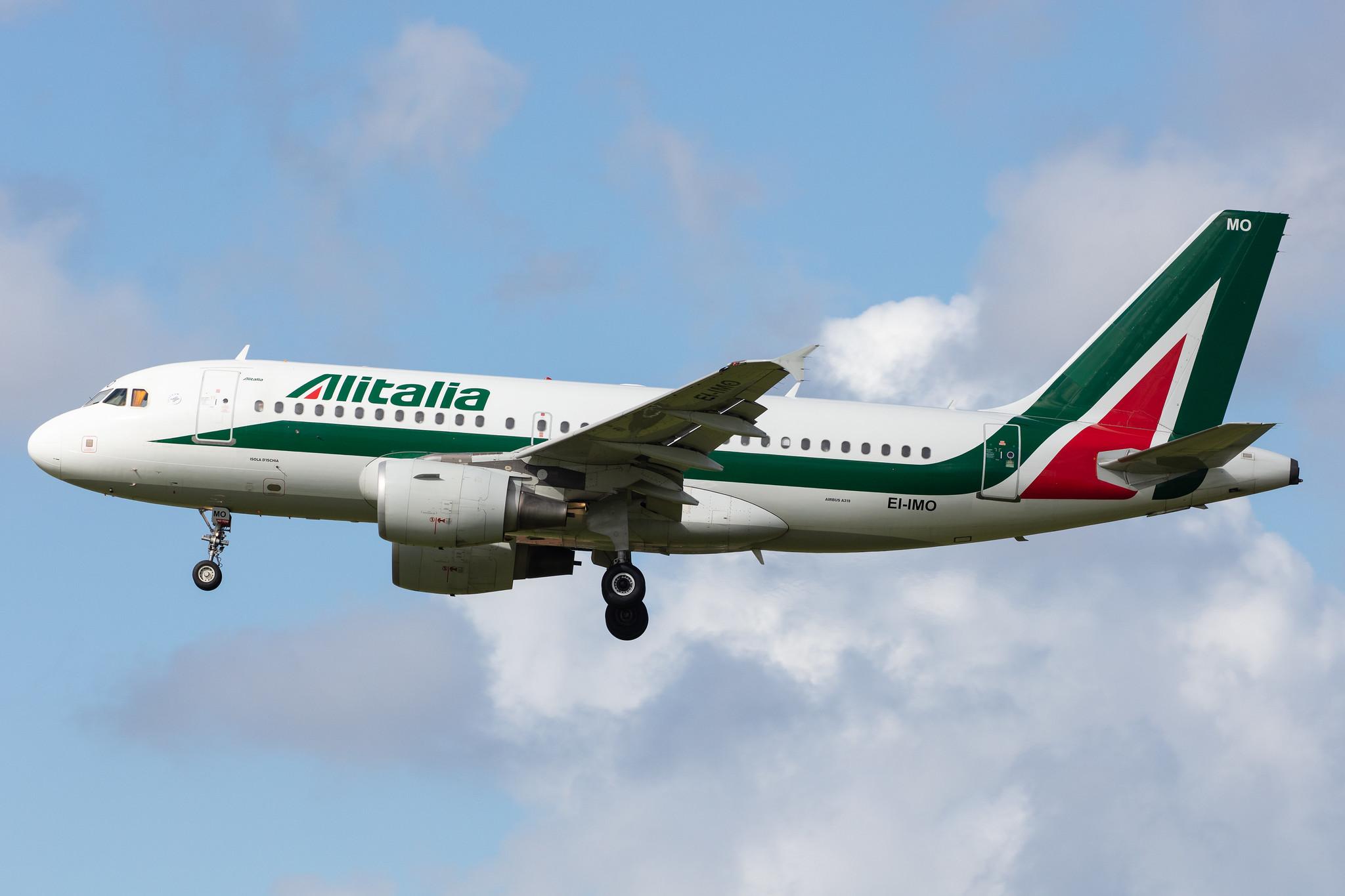 Amsterdam Airport Schiphol: Alitalia (AZ / AZA) |  Airbus A319-112 A319 | EI-IMO | MSN 1770
