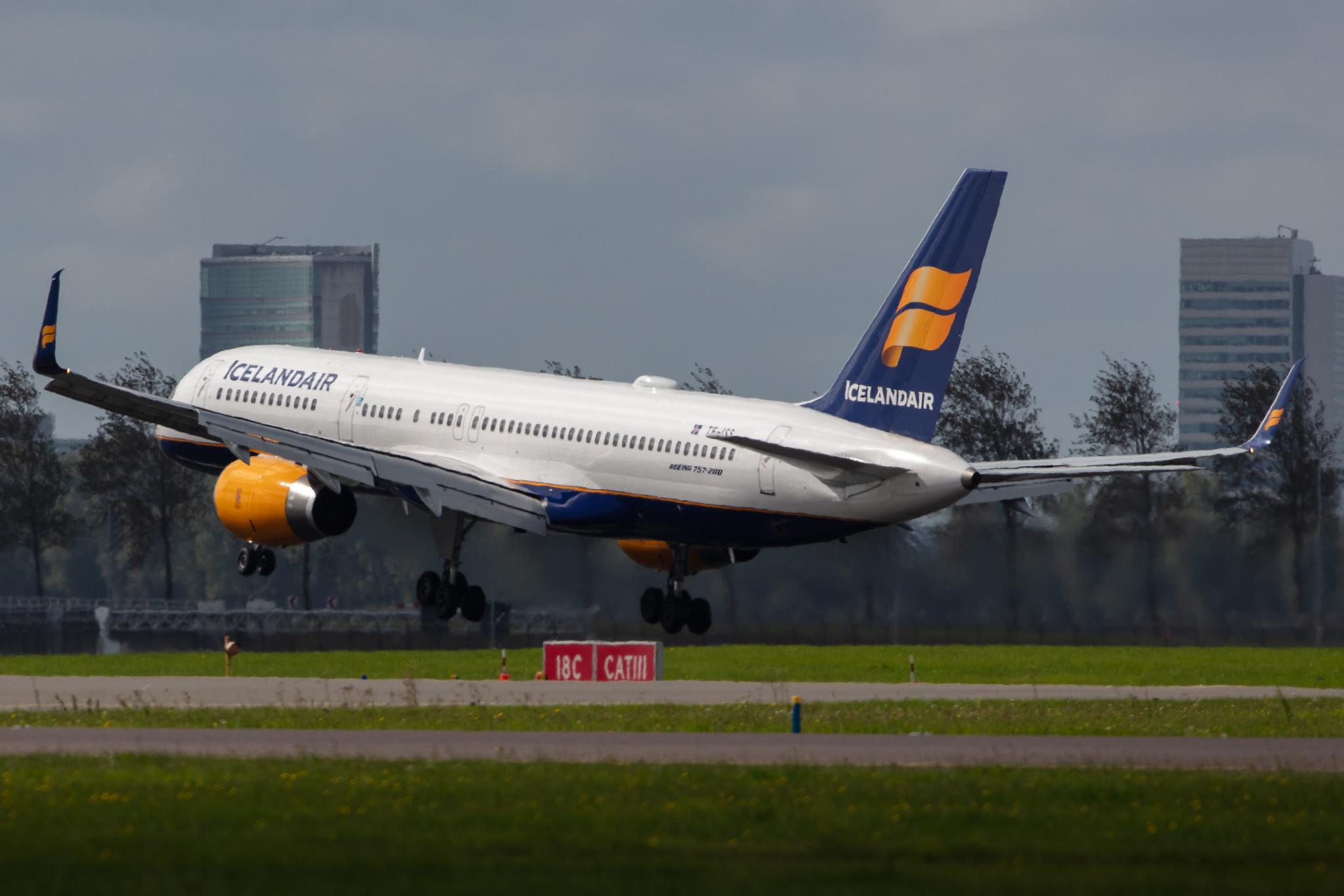 Amsterdam Airport Schiphol: Icelandair (FI / ICE) |  Boeing 757-223 B752 | TF-ISS | MSN 27447