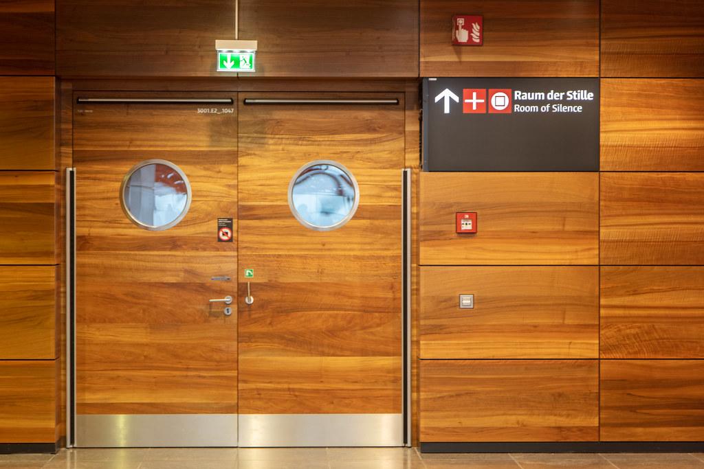 Flughafen Berlin Brandenburg: Raum der Stille