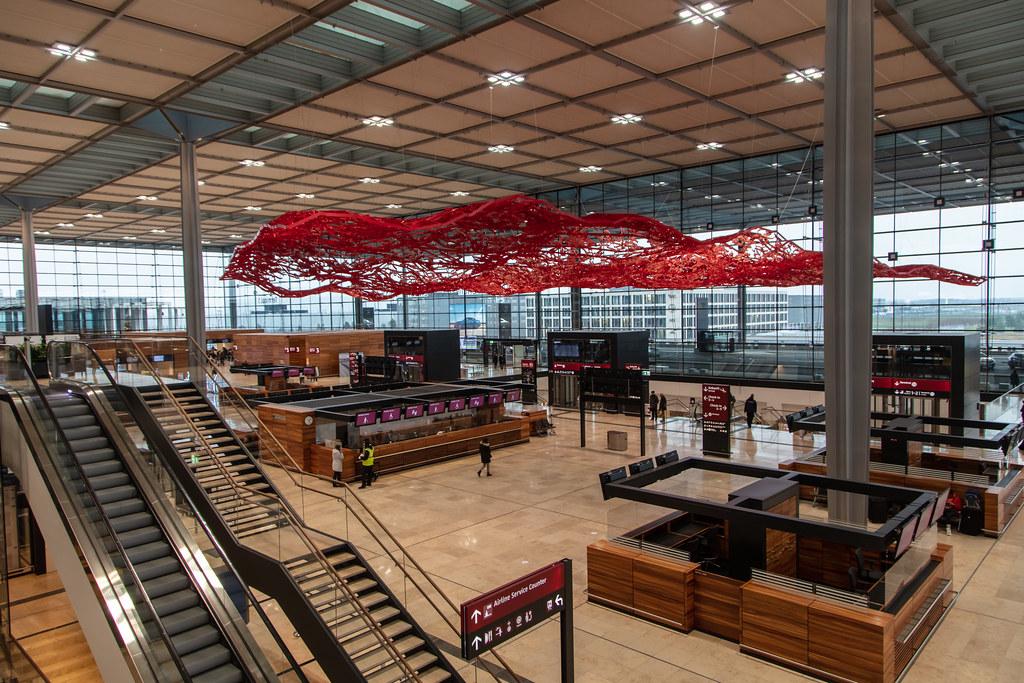 Flughafen Berlin Brandenburg: Terminalgebäude / Landside