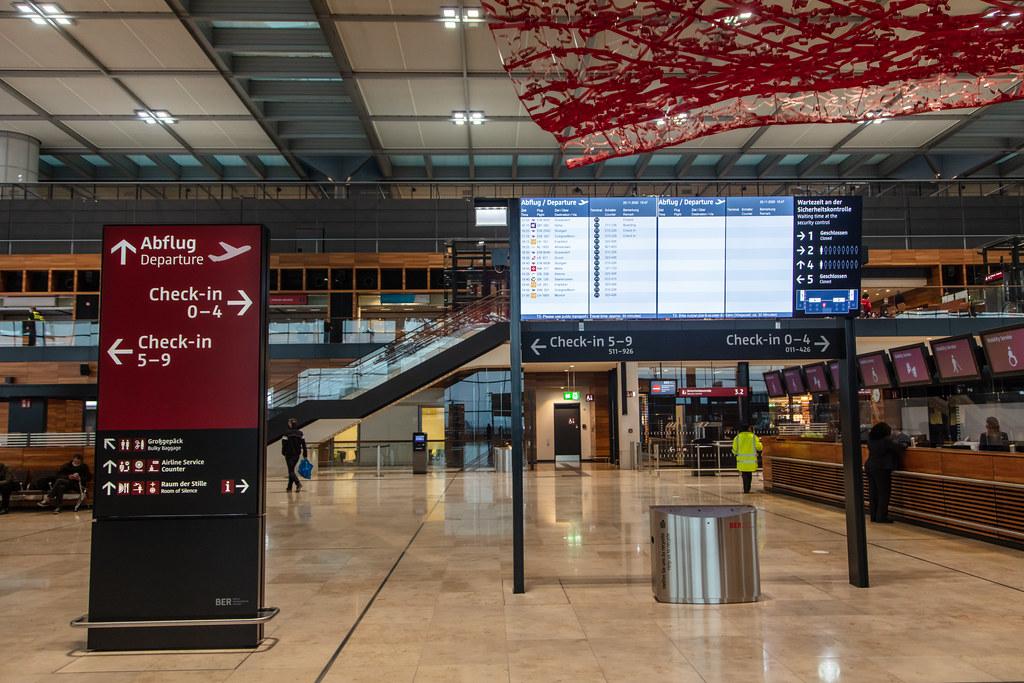 Flughafen Berlin Brandenburg: Terminalgebäude / Landside