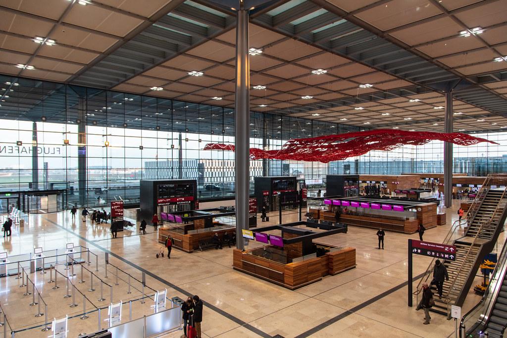 Flughafen Berlin Brandenburg: Terminalgebäude / Landside