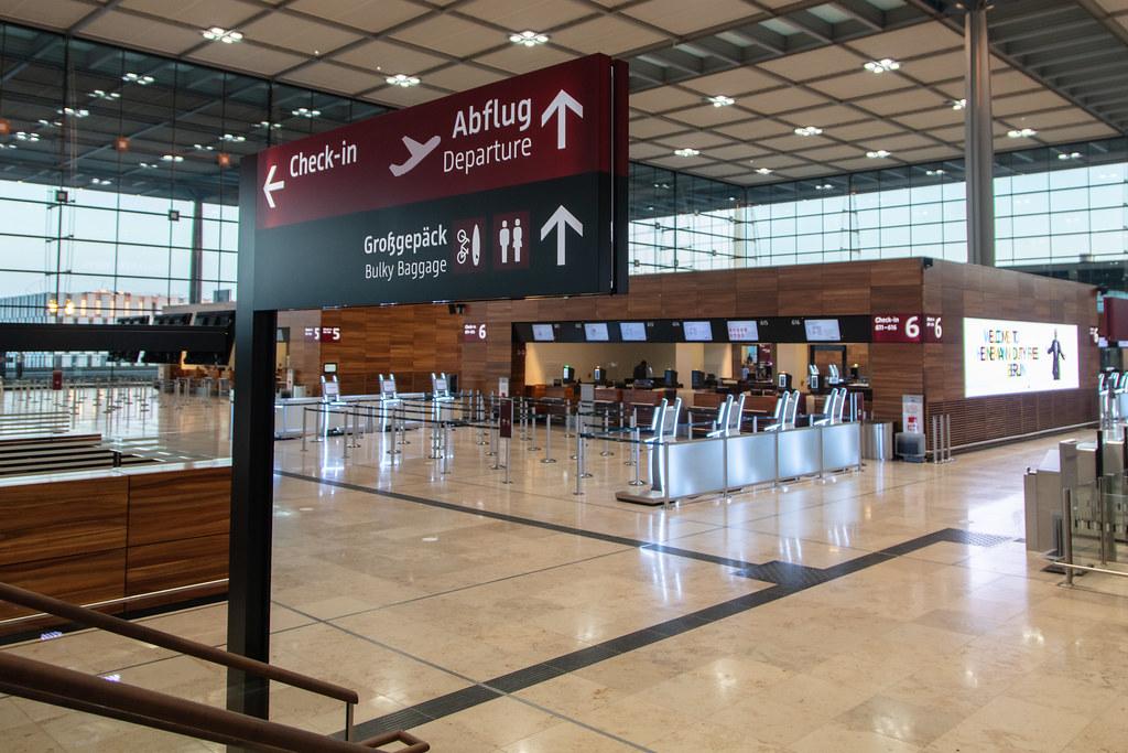 Flughafen Berlin Brandenburg: Terminalgebäude / Landside