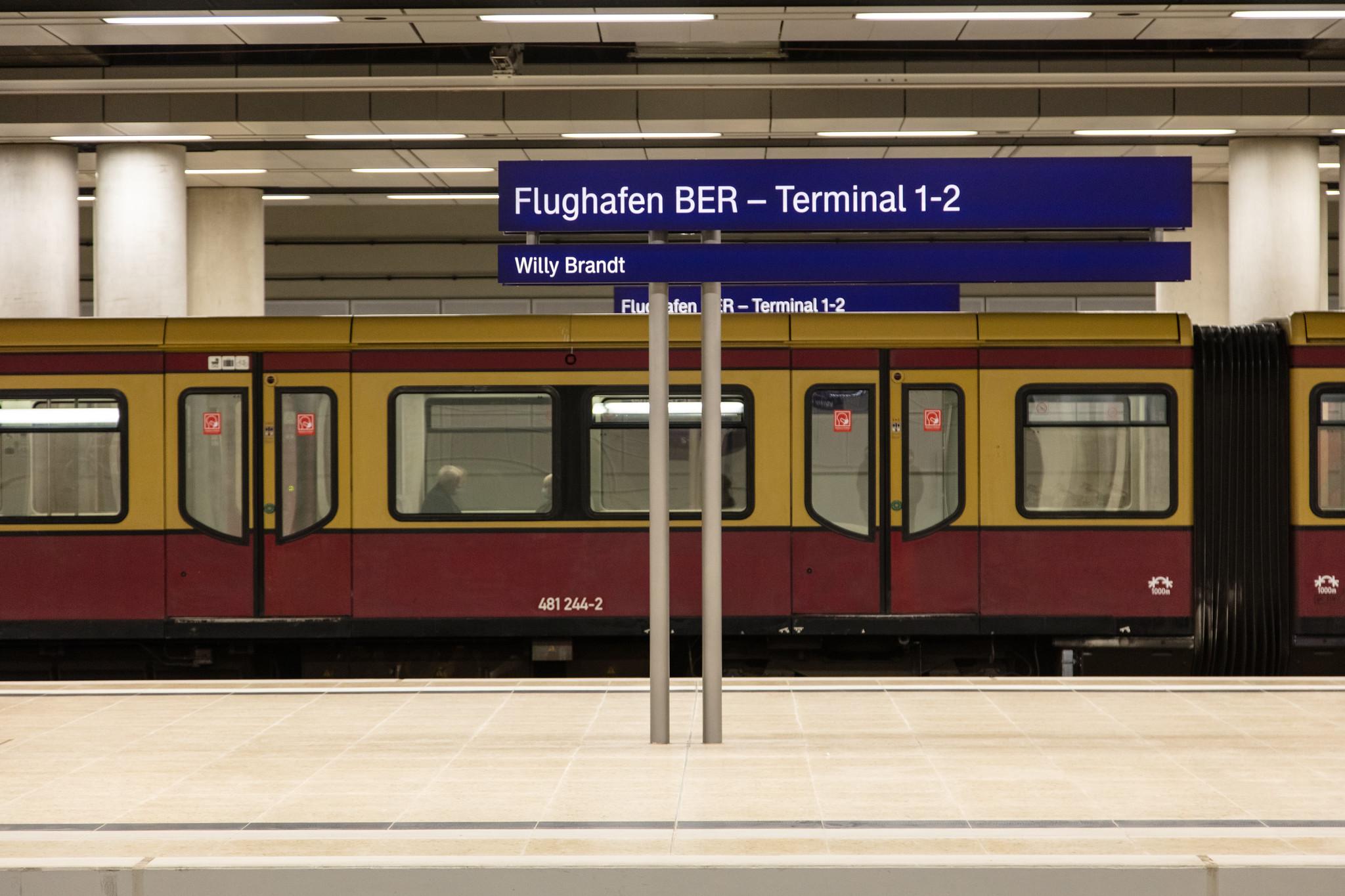 Flughafen Berlin Brandenburg: S-Bahn am Flughafen BER - Terminal 1-2