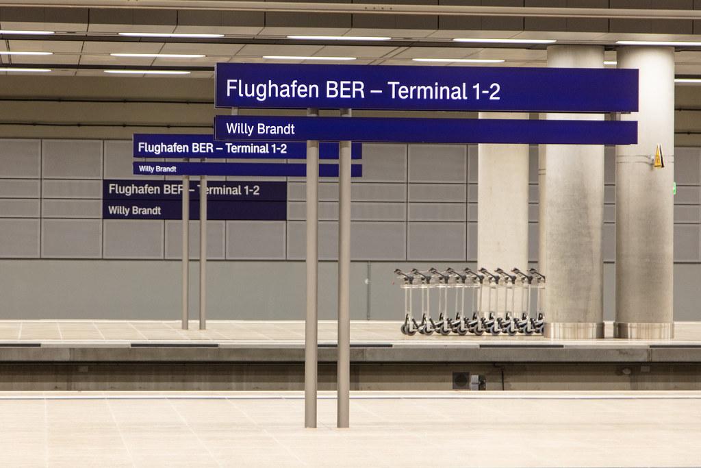 Flughafen Berlin Brandenburg: Bahnhof Flughafen BER - Terminal 1-2