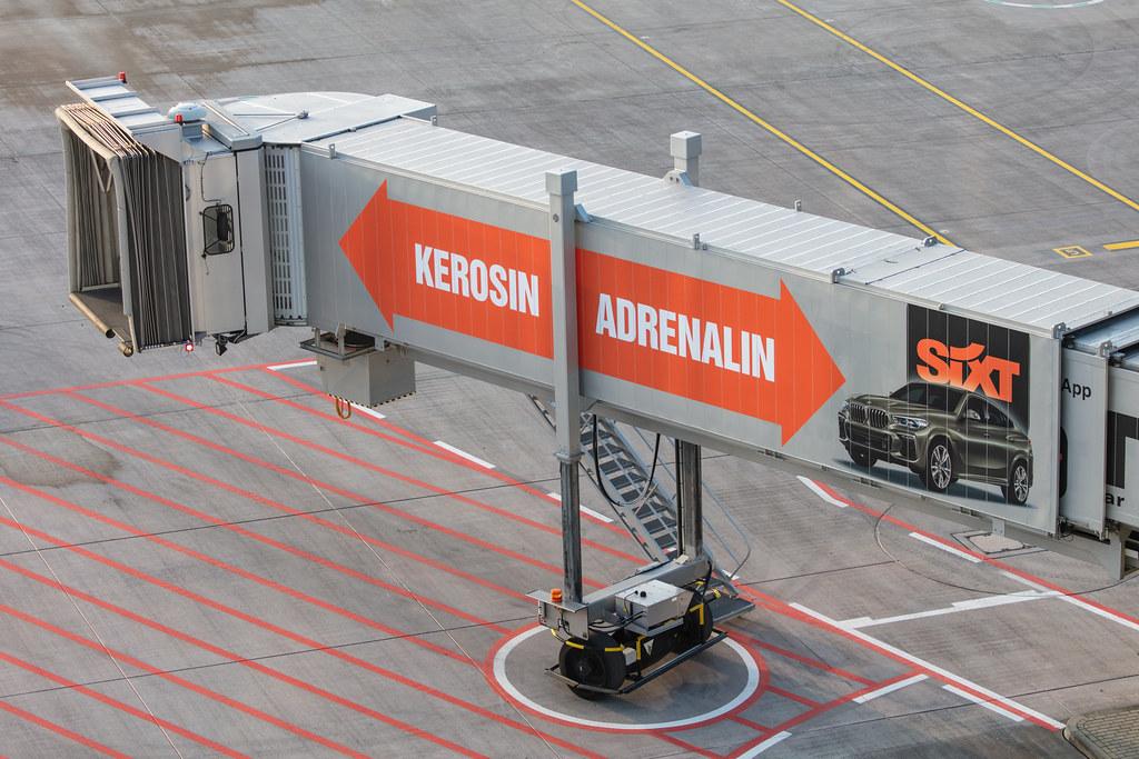 Flughafen Berlin Brandenburg: Fluggastbrücke