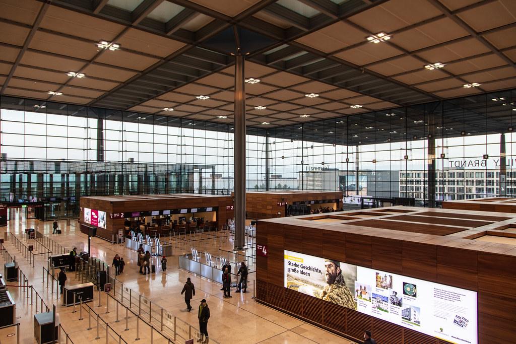 Flughafen Berlin Brandenburg: Terminalgebäude / Landside