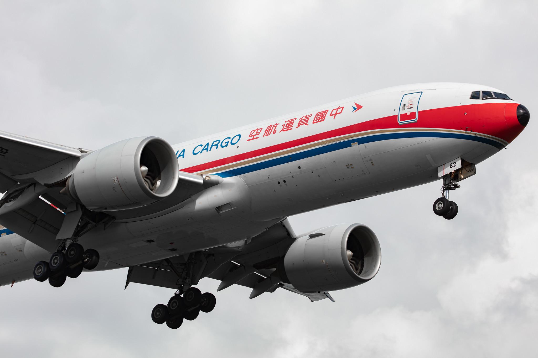 Amsterdam Airport Schiphol: China Cargo Airlines (CK / CKK) |  Boeing 777-F6N B77L | B-2082 | MSN 37716