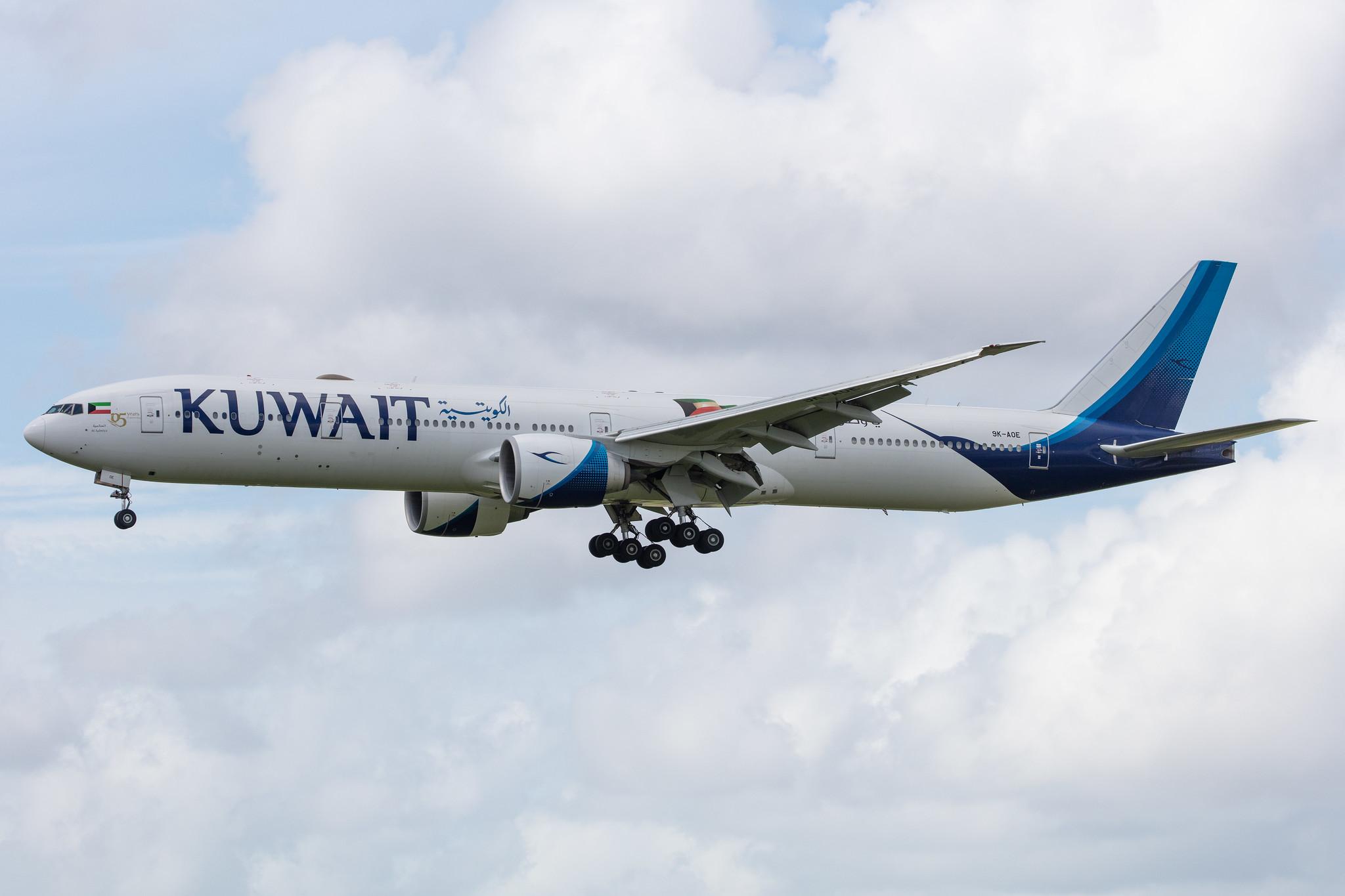 Amsterdam Airport Schiphol: Kuwait Airways (KU / KAC) |  Boeing 777-369(ER) B77W | 9K-AOE | MSN 62563