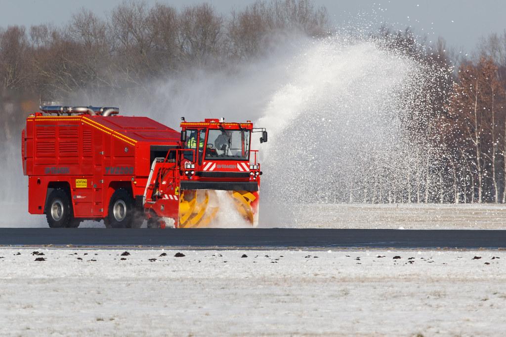 Hamburg Airport: Schneeräumung | Winterdienst