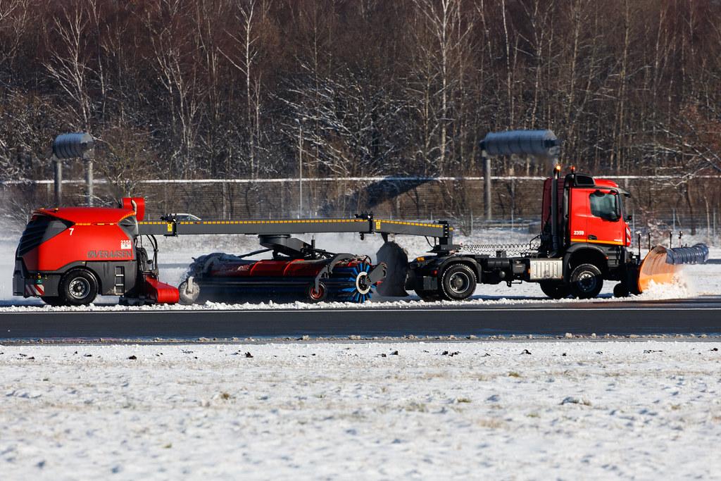 Hamburg Airport: Schneeräumung | Winterdienst