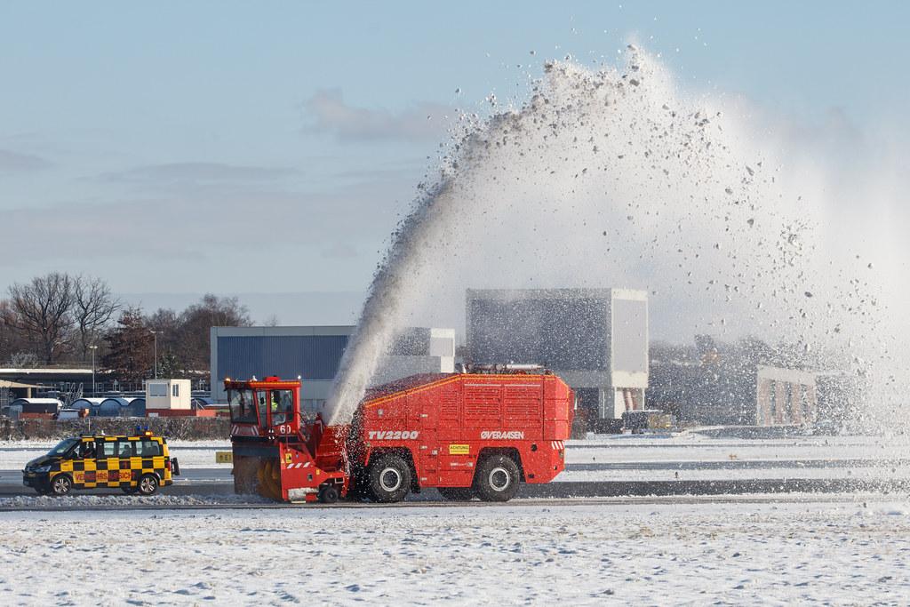 Hamburg Airport: Schneeräumung | Winterdienst