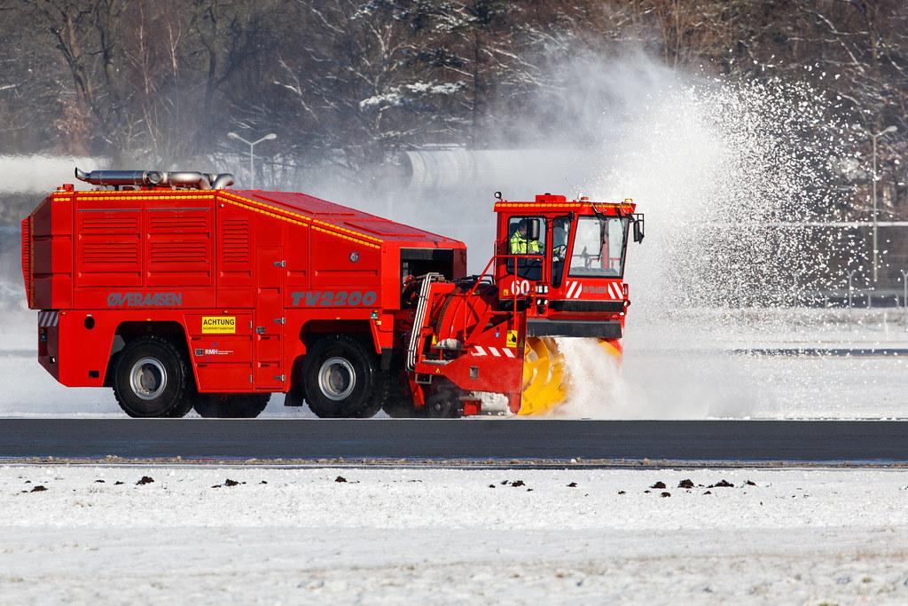 Hamburg Airport: Schneeräumung | Winterdienst