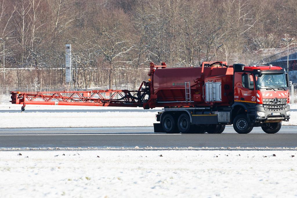 Hamburg Airport: Schneeräumung | Winterdienst