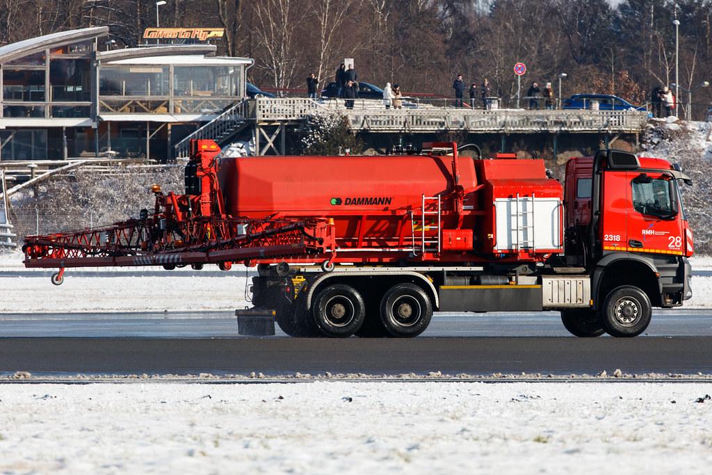 Hamburg Airport: Schneeräumung | Winterdienst