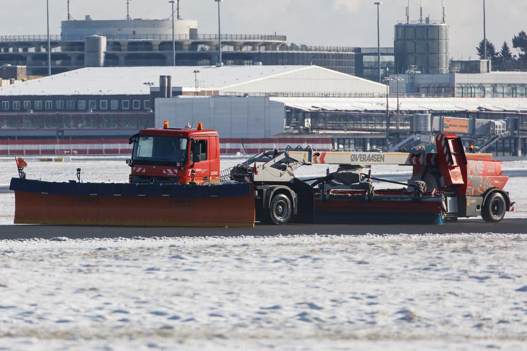 Hamburg Airport: Schneeräumung | Winterdienst