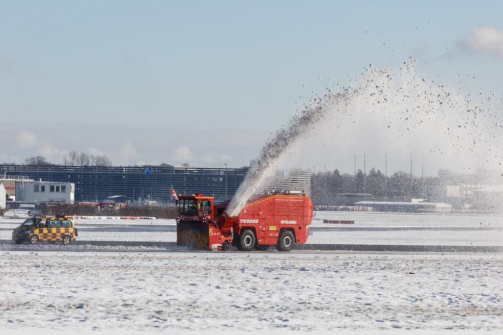 Hamburg Airport: Schneeräumung | Winterdienst