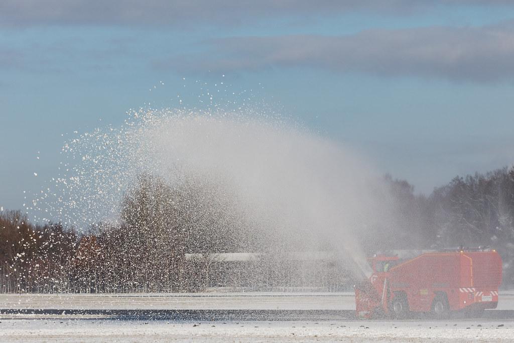 Hamburg Airport: Schneeräumung | Winterdienst