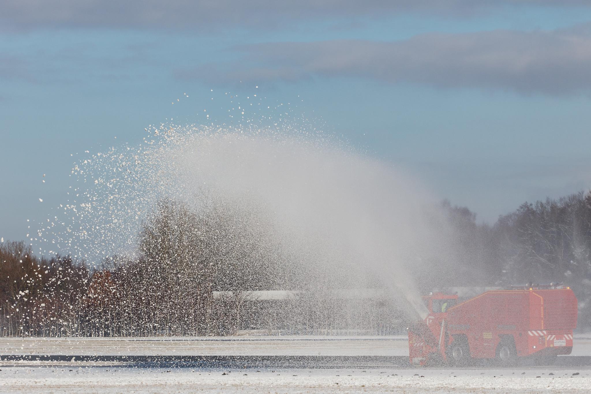 Hamburg Airport: Schneeräumung | Winterdienst