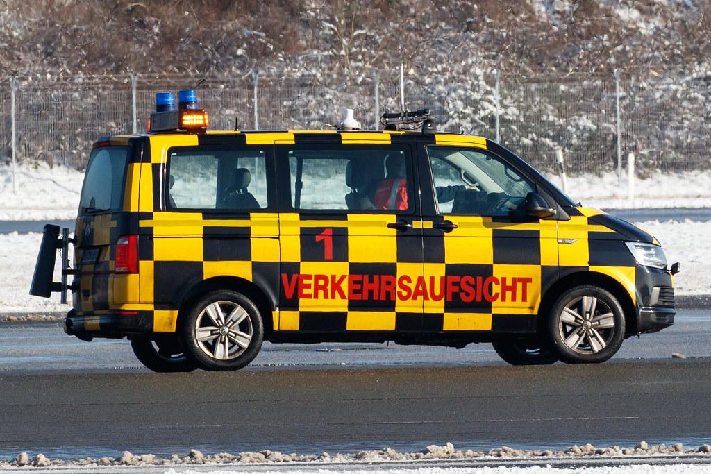 Hamburg Airport: Schneeräumung | Winterdienst