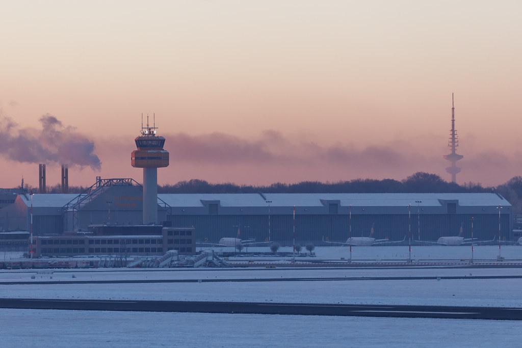 Hamburg Airport: Sonnenaufgang |