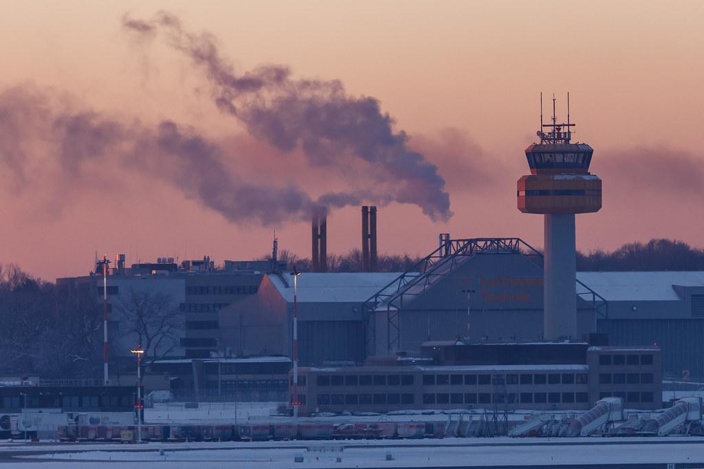 Hamburg Airport: Sonnenaufgang |