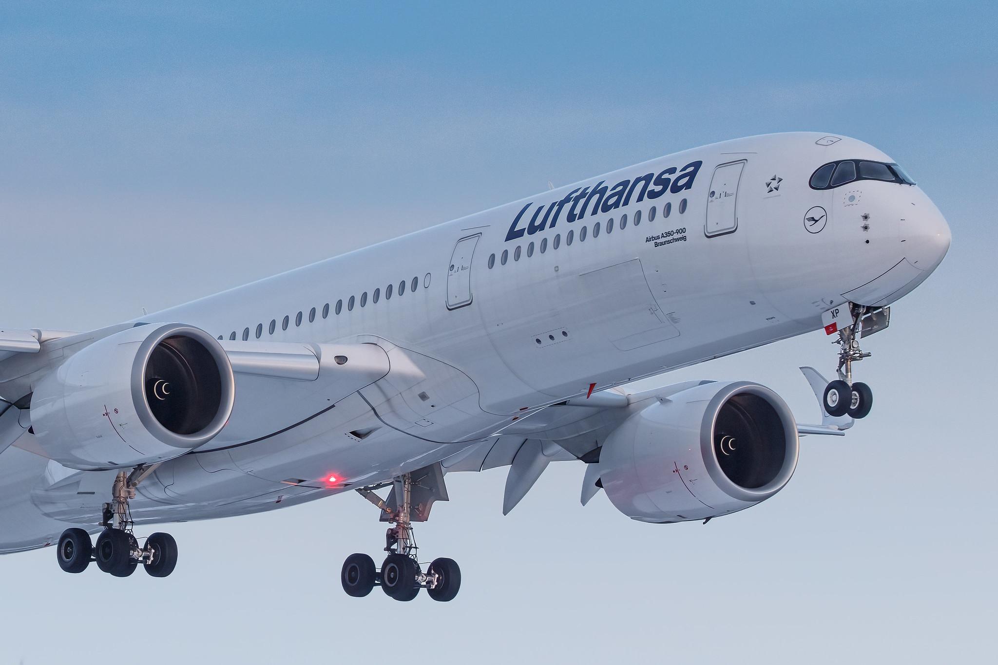 Hamburg Airport: Lufthansa (LH / DLH) |  Airbus A350-941 A359 | D-AIXP | MSN 390