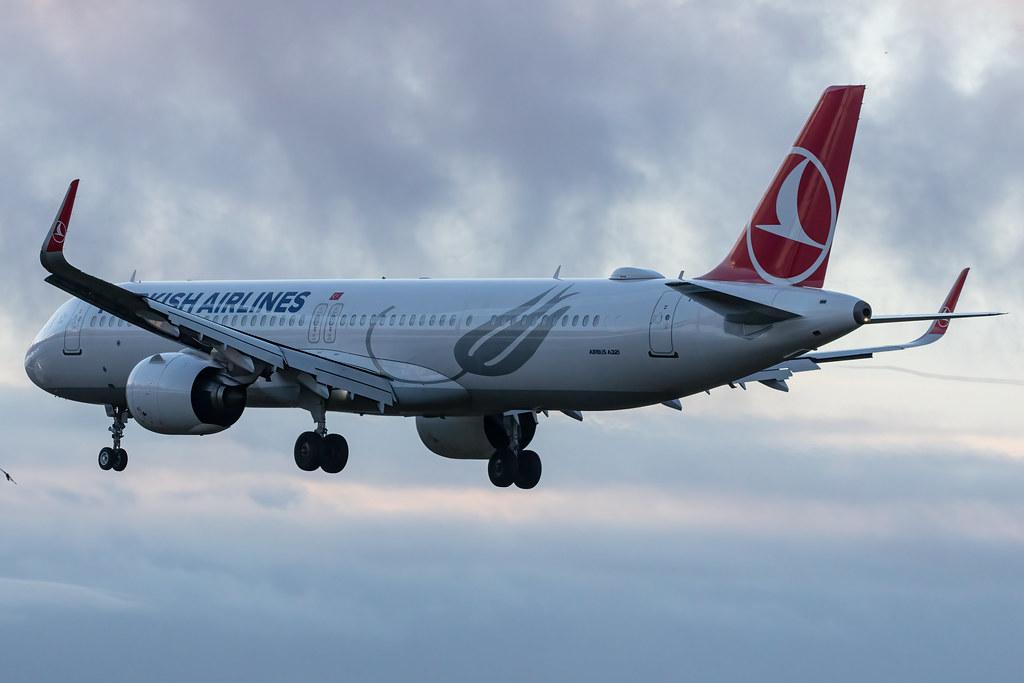 Hamburg Airport: Turkish Airlines (TK / THY) |  Airbus A321-271NX A21N | TC-LSP | MSN 9109