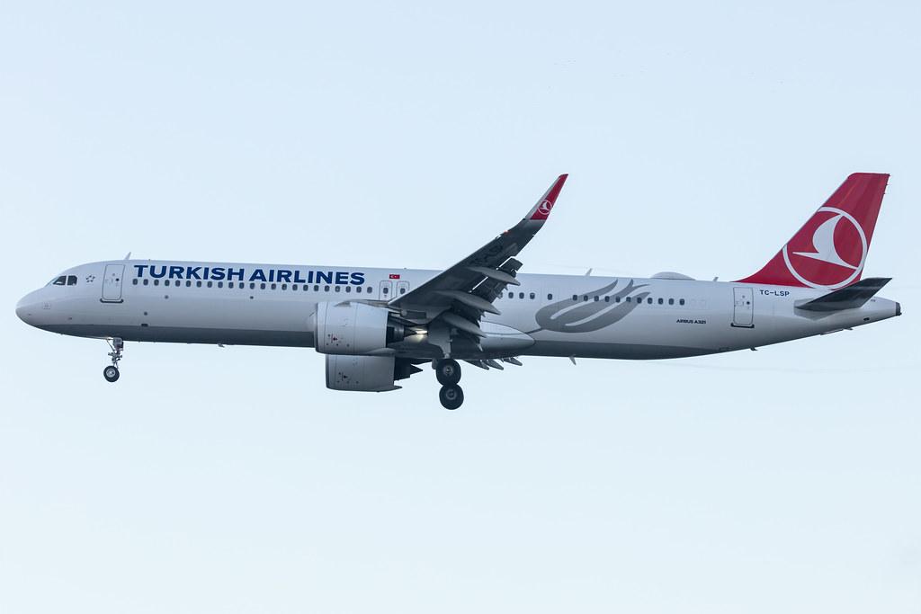 Hamburg Airport: Turkish Airlines (TK / THY) |  Airbus A321-271NX A21N | TC-LSP | MSN 9109
