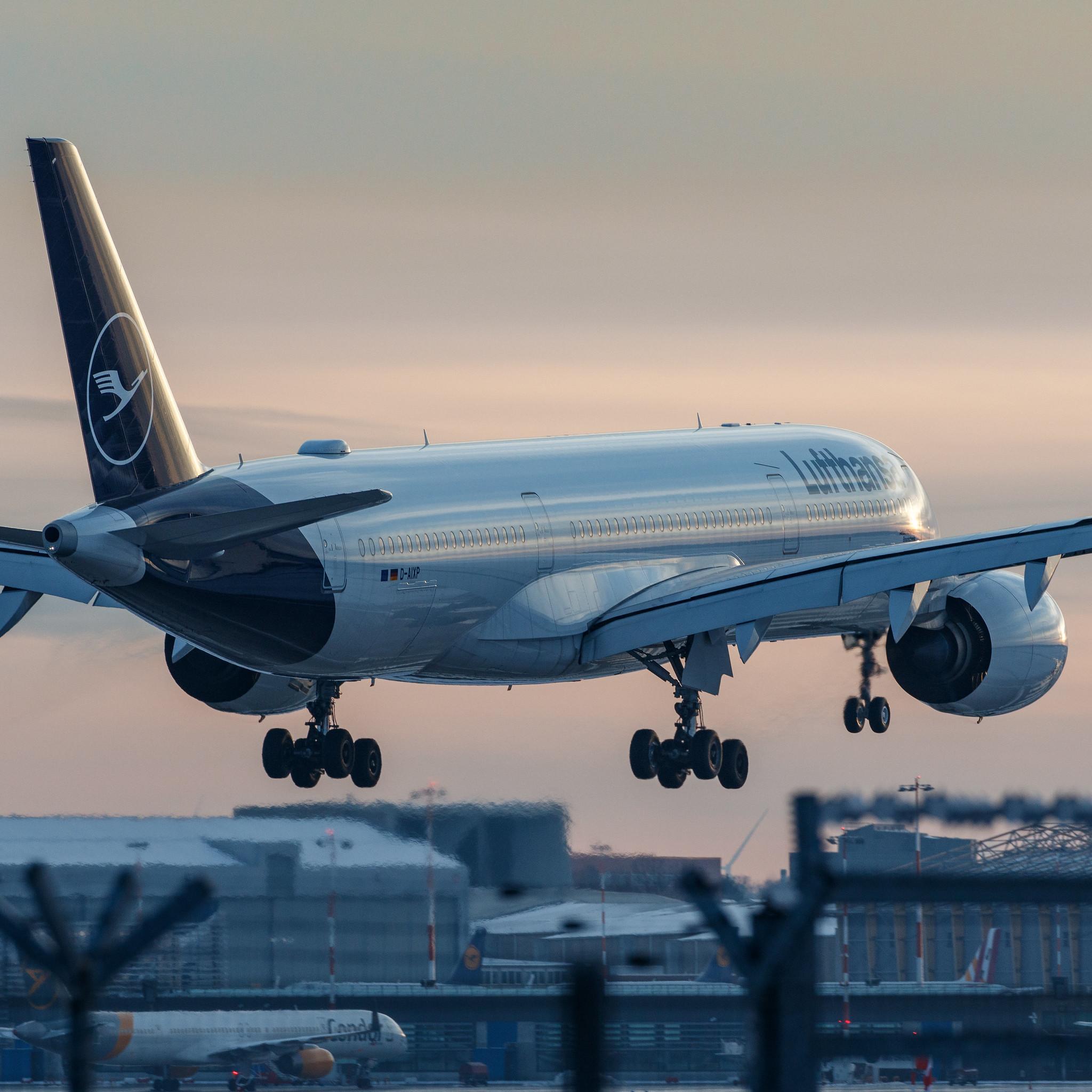 Hamburg Airport: Lufthansa (LH / DLH) |  Airbus A350-941 A359 | D-AIXP | MSN 390
