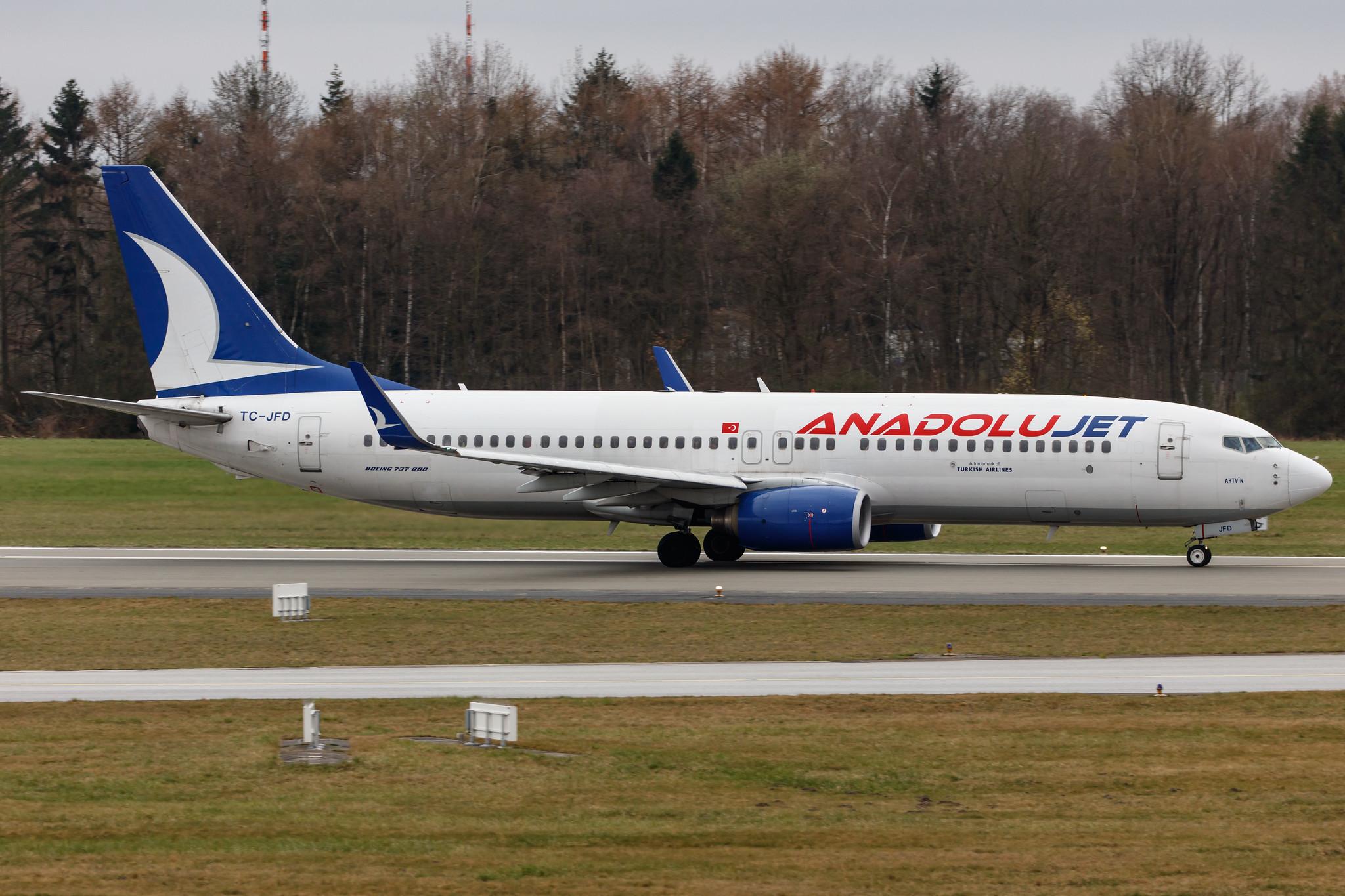 Hamburg Airport: AnadoluJet (TK / THY) | Operator: Turkish Airlines |  Boeing 737-8F2 B738 | TC-JFD | MSN 29766