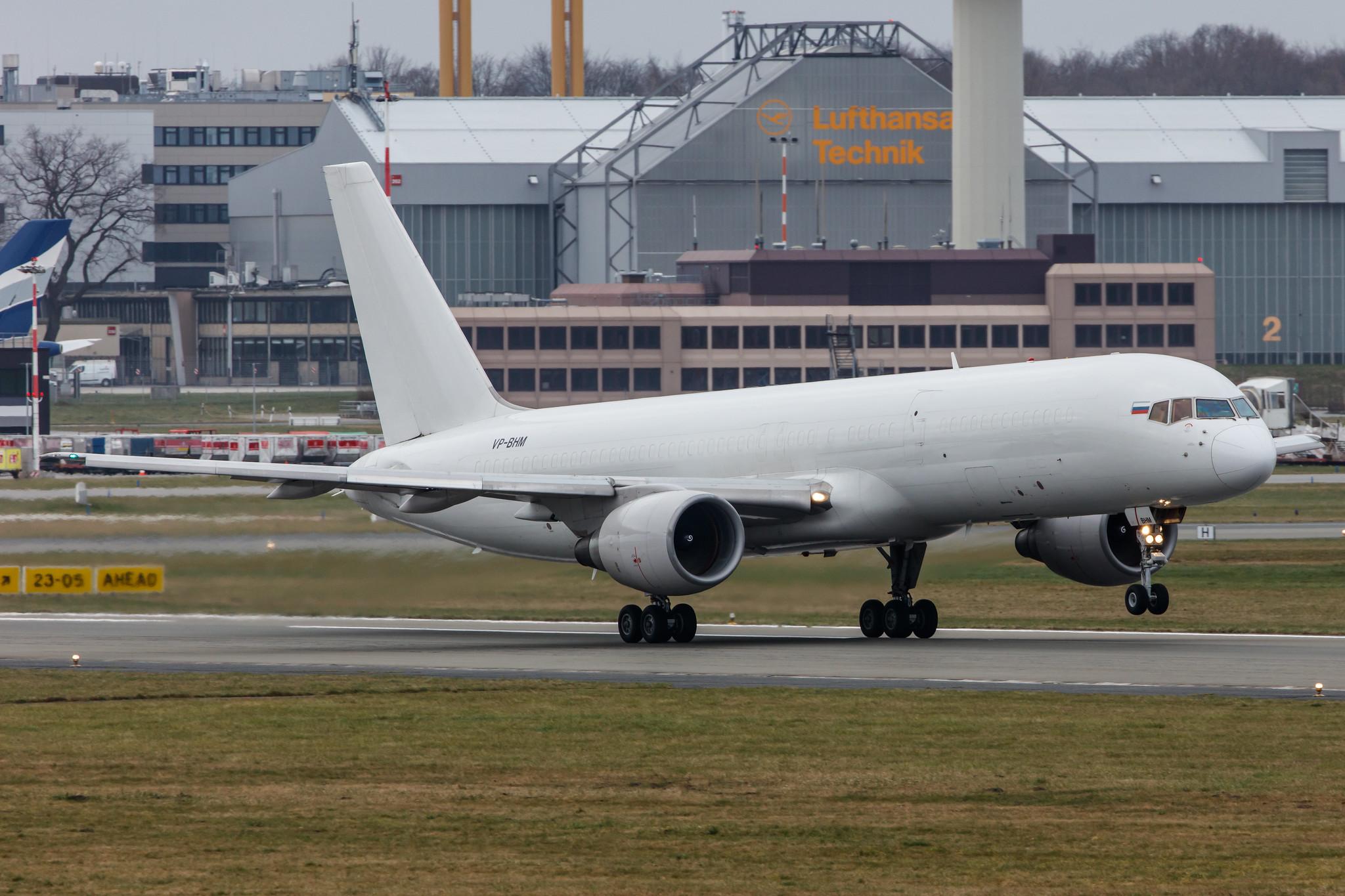 Hamburg Airport: E-Cargo Airlines (RF / ERF) |  Boeing 757-222(PCF) B752 | VP-BHM | MSN 25368