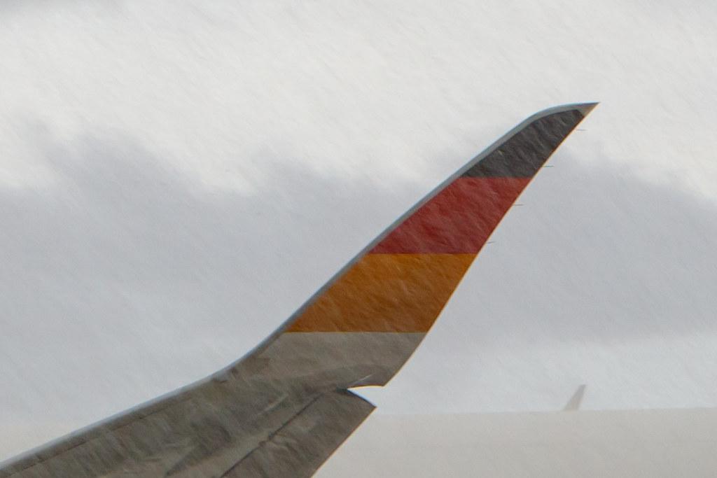 Hamburg Airport: German Air Force (/ GAF) |  Airbus A350-941CJ A359 | D-AGVT | MSN 468