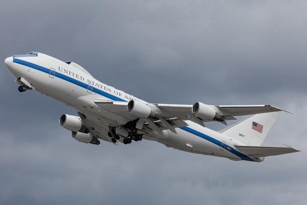 Flughafen Berlin Brandenburg: USAF United States Air Force | Boeing 747-E-4B B742 | 73-1677 | MSN 20683