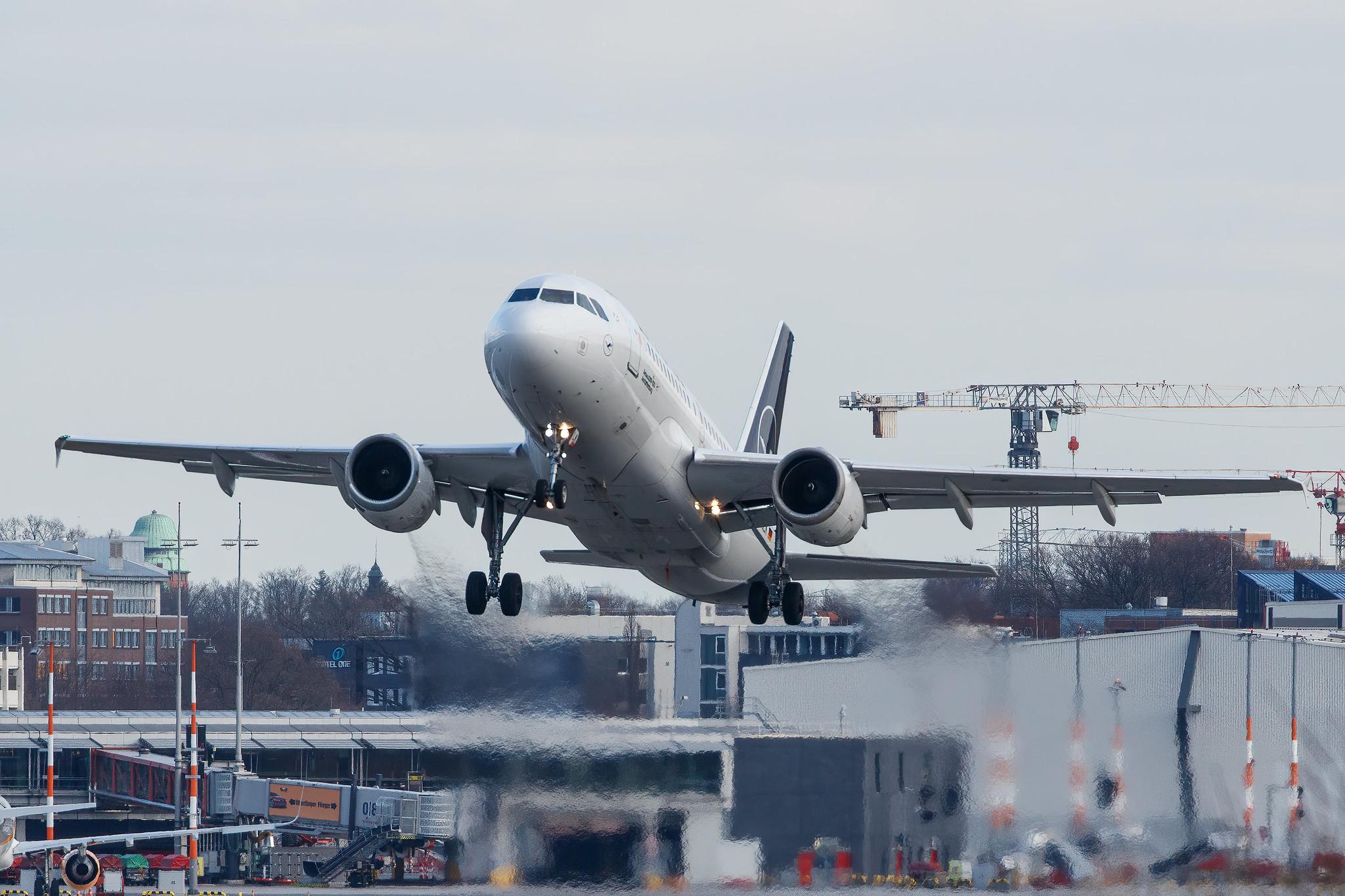 Hamburg Airport: Lufthansa (LH / DLH) |  Airbus A319-114 A319 | D-AILK | MSN 0679