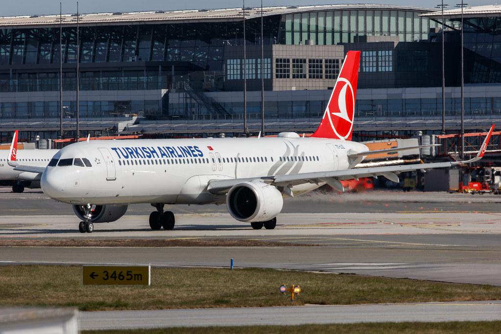 Hamburg Airport: Turkish Airlines (TK / THY) |  Airbus A321-271NX A21N | TC-LSL | MSN 09000
