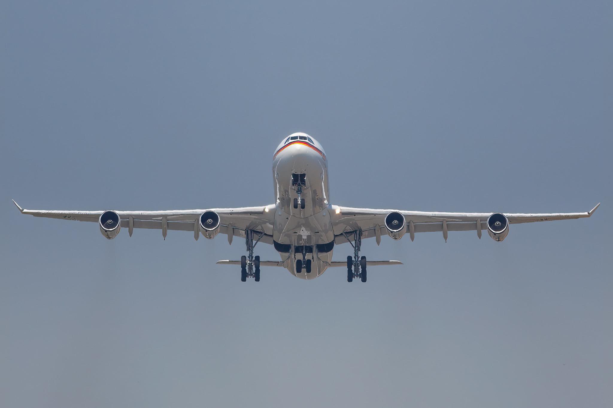 Hamburg Airport: German Air Force (/ GAF) | Airbus A340-313 A343 | 16+02 | MSN 355