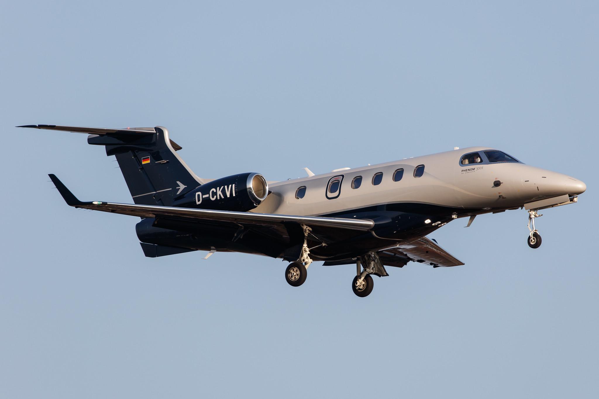 Hamburg Airport: Private owner |  Embraer Phenom 300 E55P | D-CKVI | MSN 50500560