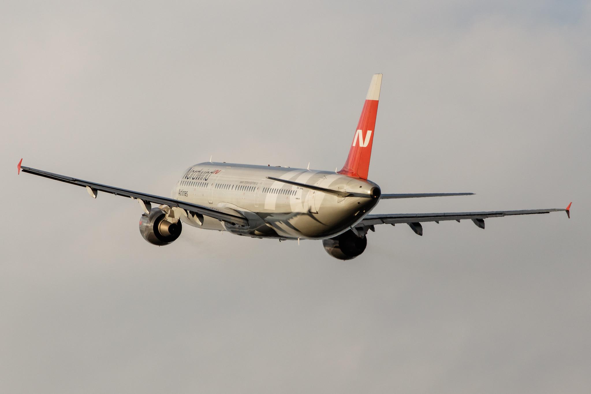 Hamburg Airport: Nordwind Airlines (N4 / NWS) |  Airbus A321-211 A321 | VQ-BOE | MSN 1219